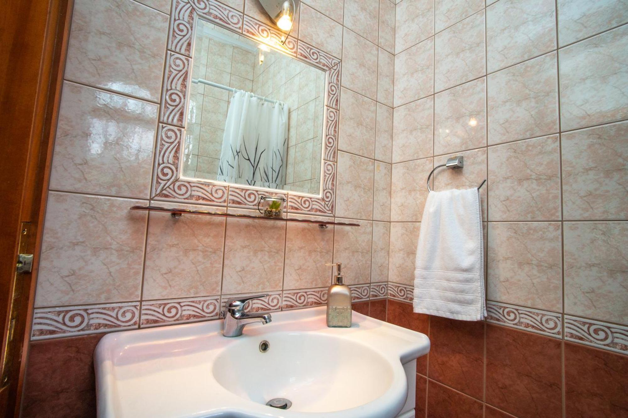 Private 6-Bdrm Villa With Garden 150M To Beach Paradisos Exterior foto