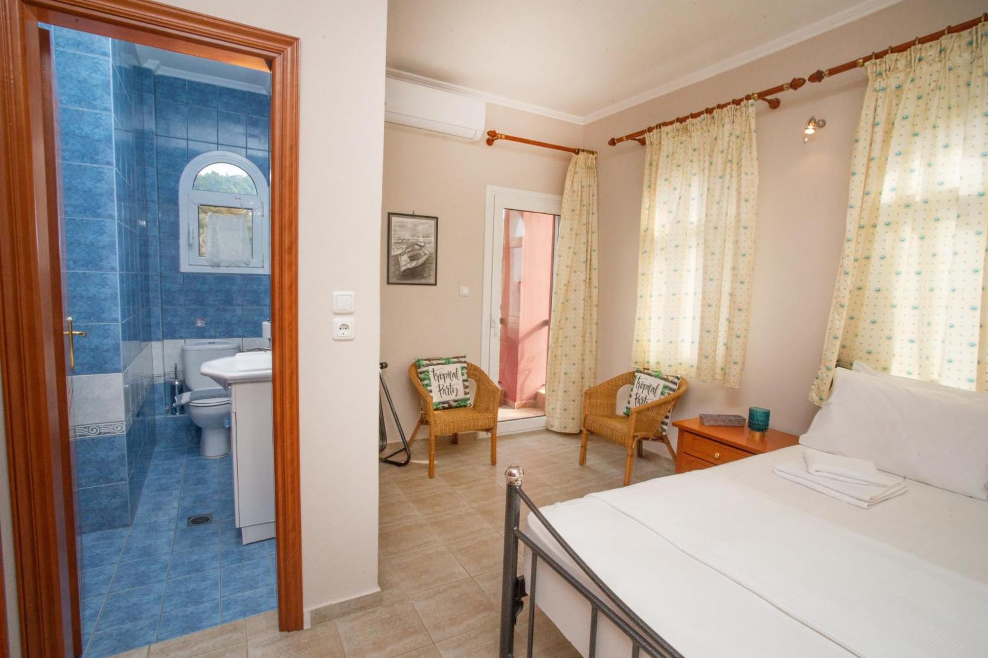Private 6-Bdrm Villa With Garden 150M To Beach Paradisos Exterior foto
